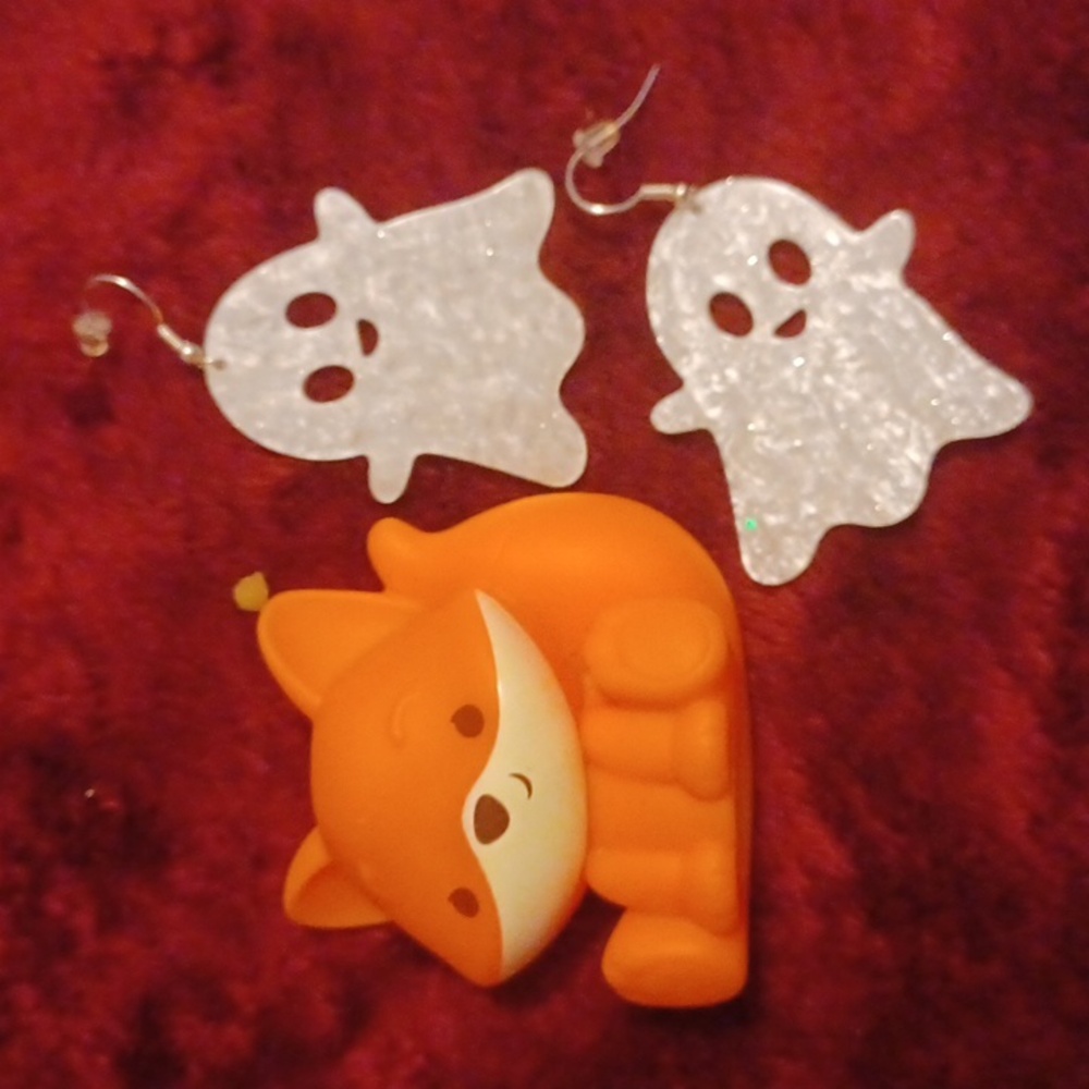 🆕️2/$12 Ghost Halloween White Drop Earrings